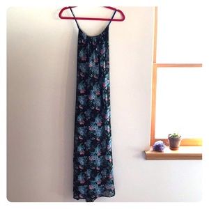 Dress w/adjustable straps, open back & side slit